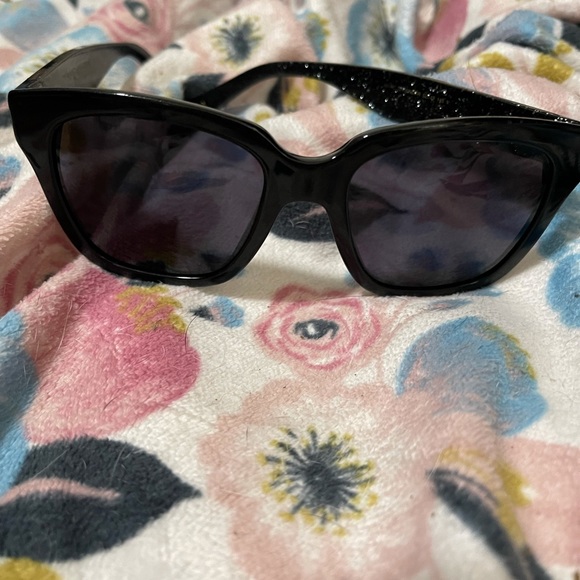 Marc Jacobs Black Super Cute Sunglasses - Picture 3 of 3